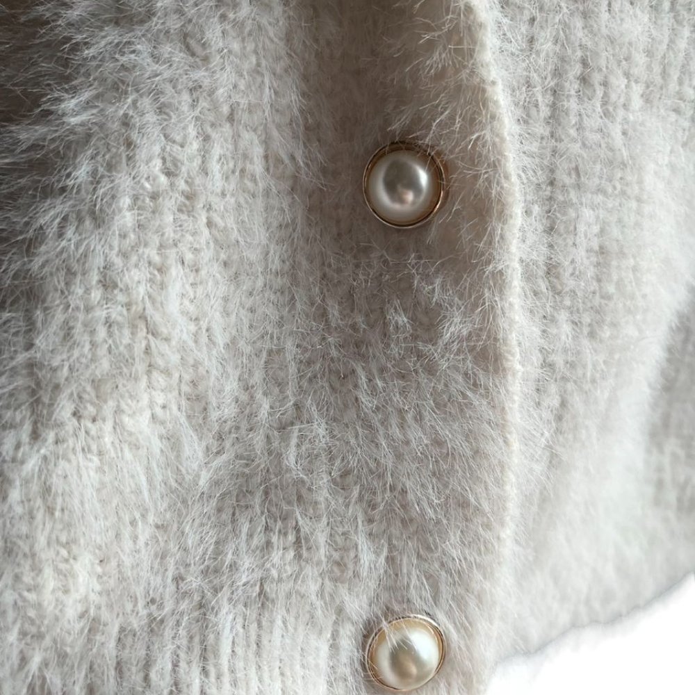 *NWOT* Pearl Button Up Fuzzy Cardigan - Picture 3 of 4